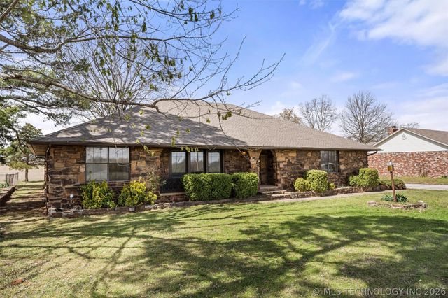 306 N Lombard Lane, Skiatook, OK 74070