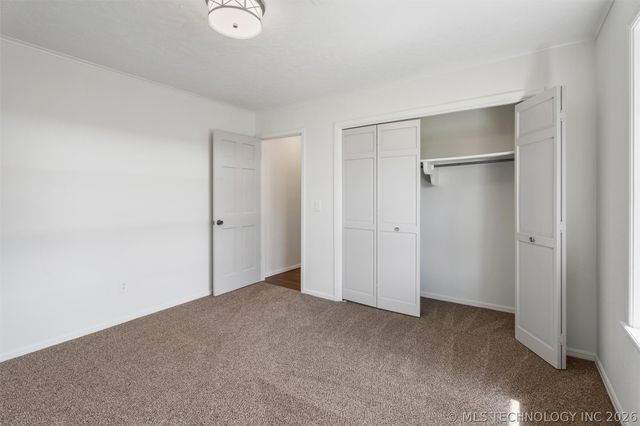 306 N Lombard Lane, Skiatook, OK 74070