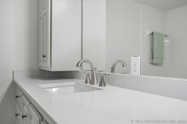 306 N Lombard Lane, Skiatook, OK 74070