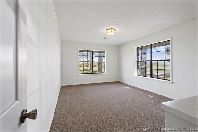 306 N Lombard Lane, Skiatook, OK 74070