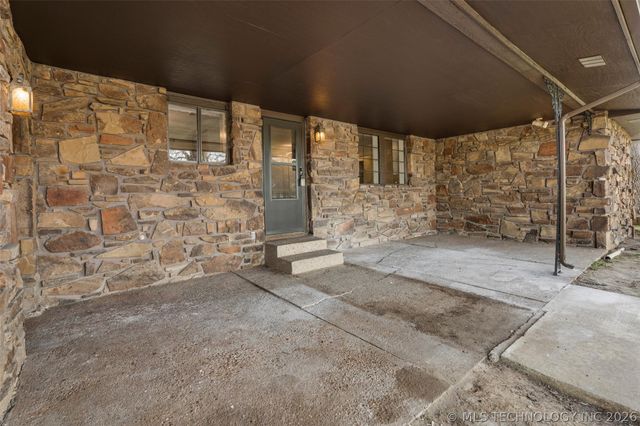 306 N Lombard Lane, Skiatook, OK 74070