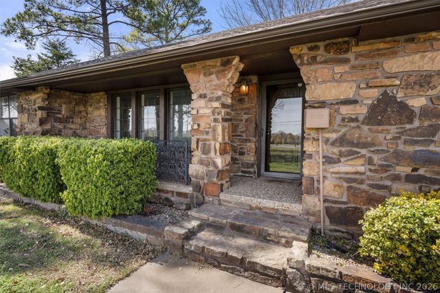 306 N Lombard Lane, Skiatook, OK 74070