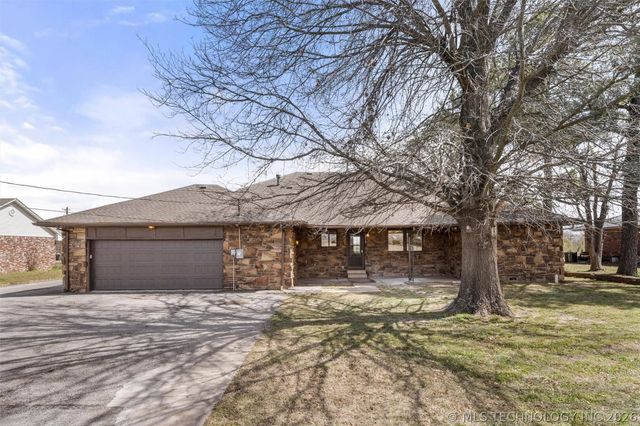 306 N Lombard Lane, Skiatook, OK 74070