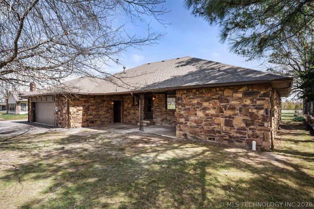 306 N Lombard Lane, Skiatook, OK 74070