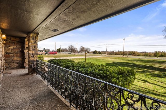 306 N Lombard Lane, Skiatook, OK 74070