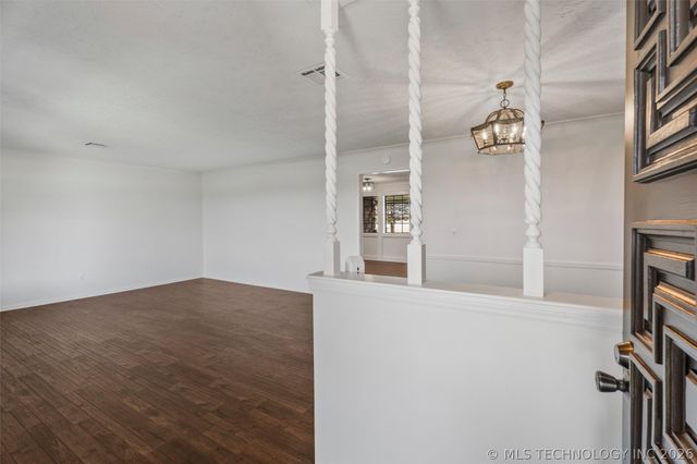 306 N Lombard Lane, Skiatook, OK 74070