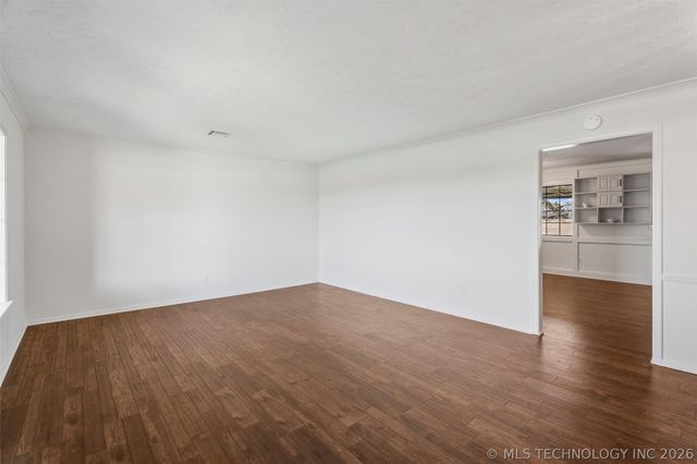 306 N Lombard Lane, Skiatook, OK 74070