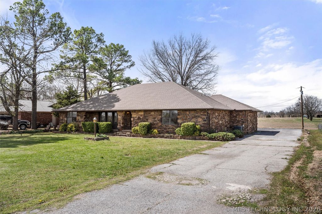 306 N Lombard Lane, Skiatook, OK 74070