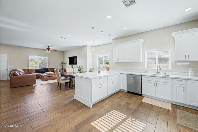 1526 E MARGUERITE Avenue, Phoenix, AZ 85040