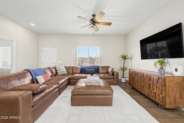 1526 E MARGUERITE Avenue, Phoenix, AZ 85040
