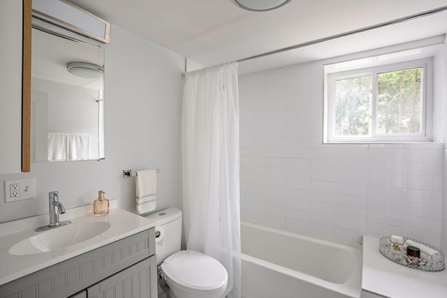 21 Fessenden Rd 21, Arlington, MA 02476