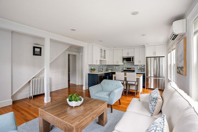21 Fessenden Rd 21, Arlington, MA 02476