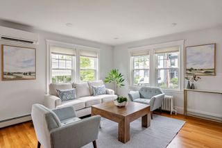 21 Fessenden Rd 21, Arlington, MA 02476