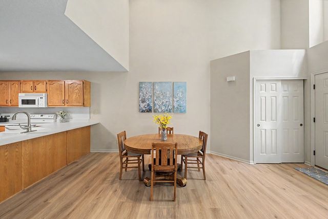 9405 Greenspire Drive 22, West Des Moines, IA 50266