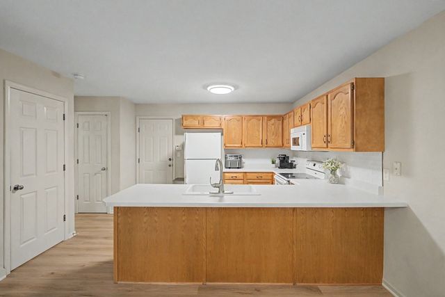 9405 Greenspire Drive 22, West Des Moines, IA 50266