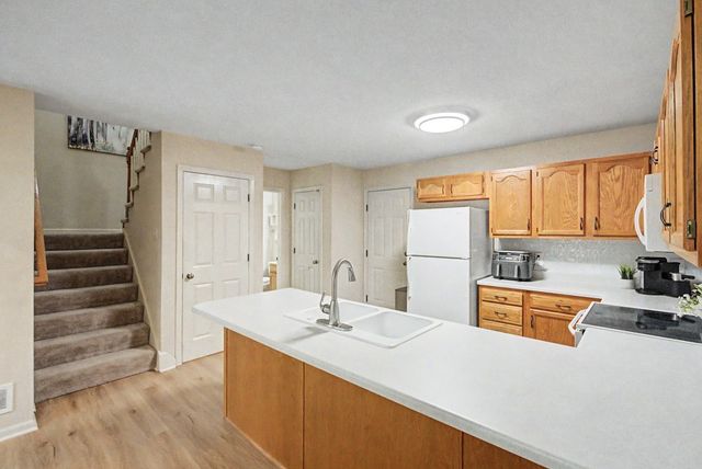 9405 Greenspire Drive 22, West Des Moines, IA 50266