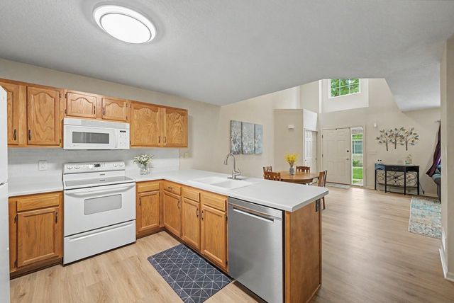 9405 Greenspire Drive 22, West Des Moines, IA 50266