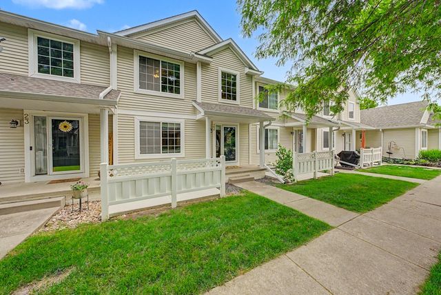 9405 Greenspire Drive 22, West Des Moines, IA 50266