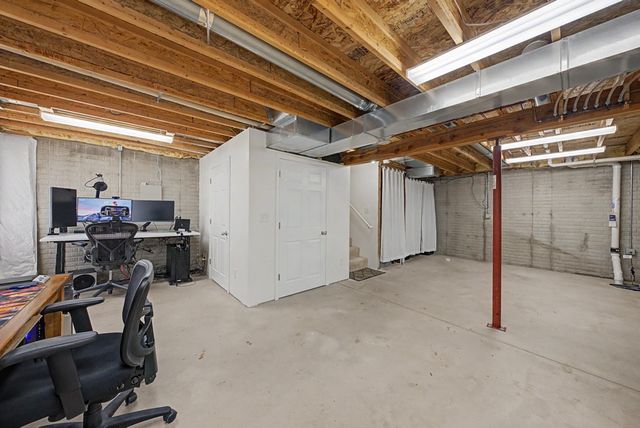 9405 Greenspire Drive 22, West Des Moines, IA 50266