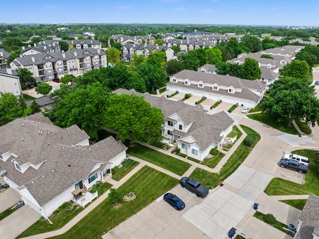 9405 Greenspire Drive 22, West Des Moines, IA 50266