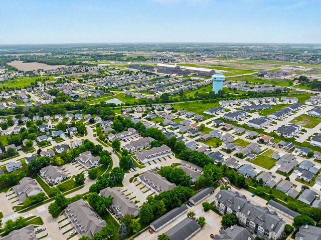 9405 Greenspire Drive 22, West Des Moines, IA 50266