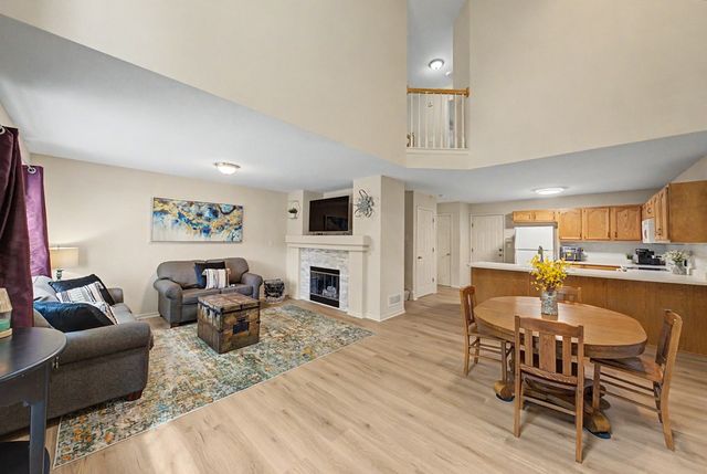9405 Greenspire Drive 22, West Des Moines, IA 50266