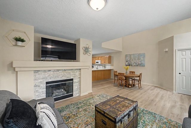 9405 Greenspire Drive 22, West Des Moines, IA 50266