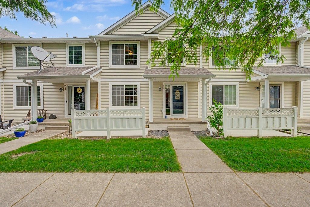 9405 Greenspire Drive 22, West Des Moines, IA 50266