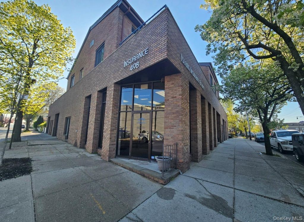 496 City Island Avenue, Bronx, NY 10464