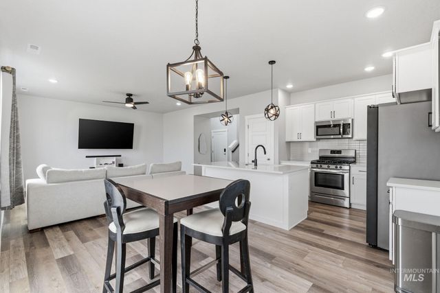 4174 N N Edessa Ave, Meridian, ID 83646