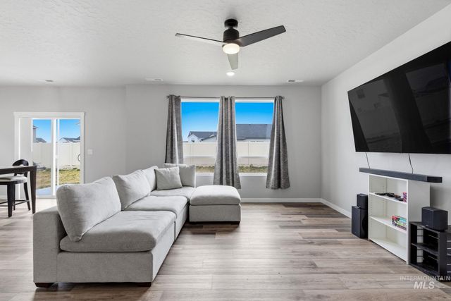 4174 N N Edessa Ave, Meridian, ID 83646