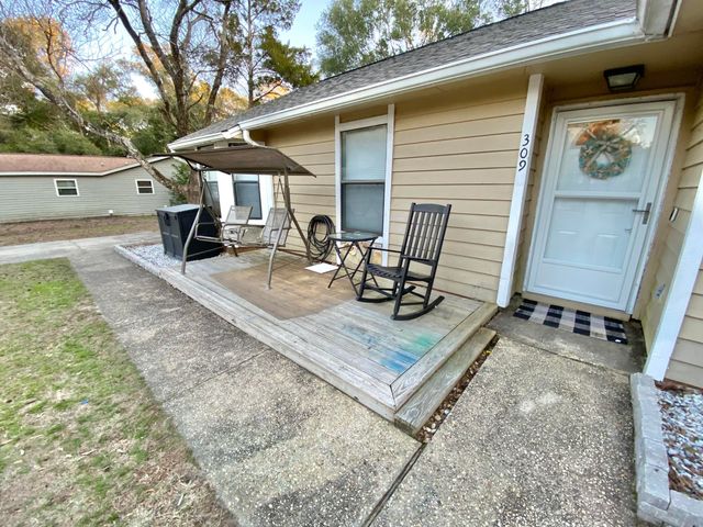 309 Springwood Circle, Crestview, FL 32536