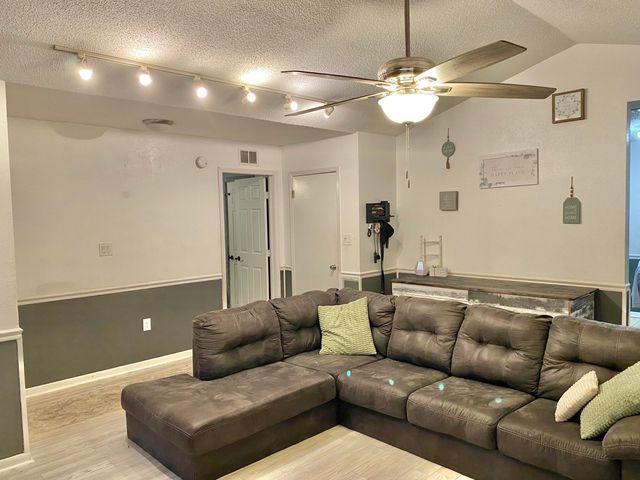 309 Springwood Circle, Crestview, FL 32536