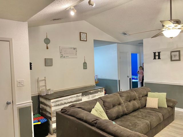 309 Springwood Circle, Crestview, FL 32536