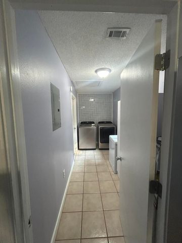 309 Springwood Circle, Crestview, FL 32536