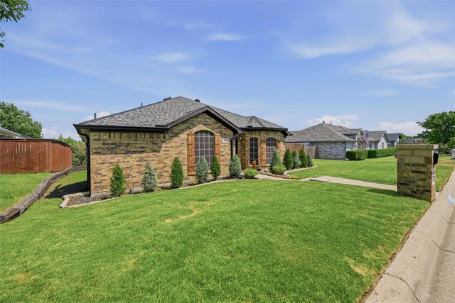 405 Deauville Drive, Fort Worth, TX 76108