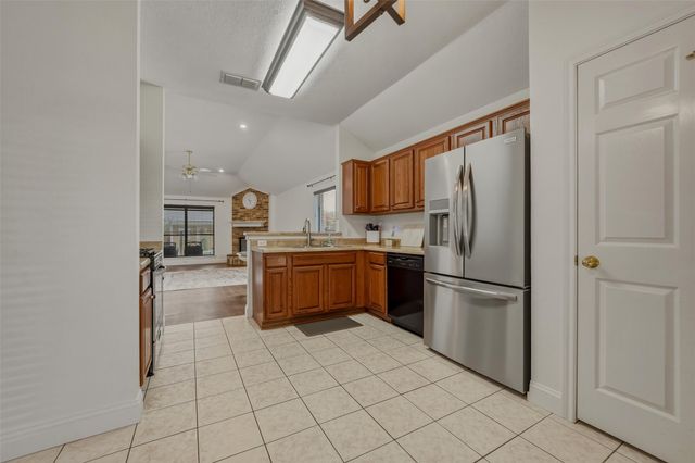 405 Deauville Drive, Fort Worth, TX 76108