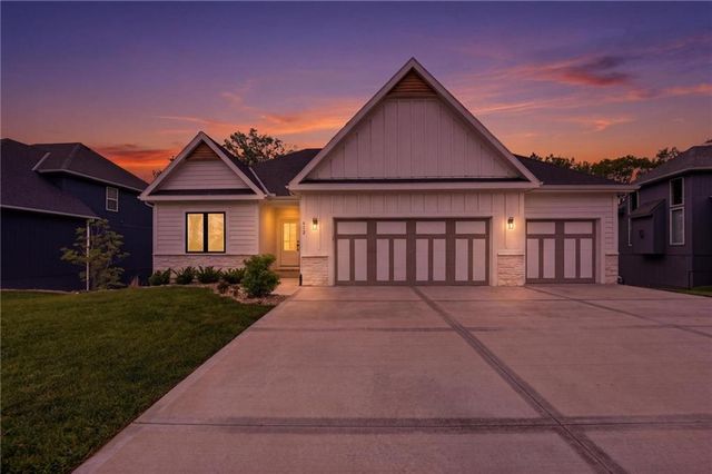 812 Foxglove Lane, Kearney, MO 64060