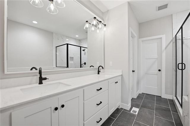 812 Foxglove Lane, Kearney, MO 64060