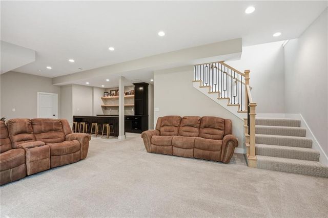 812 Foxglove Lane, Kearney, MO 64060