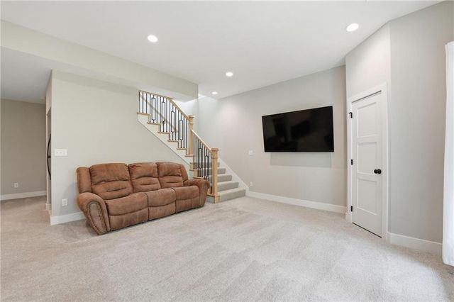812 Foxglove Lane, Kearney, MO 64060