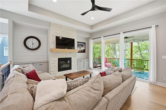 812 Foxglove Lane, Kearney, MO 64060
