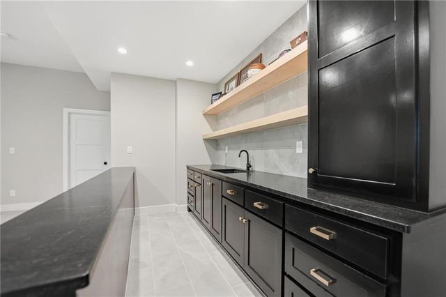 812 Foxglove Lane, Kearney, MO 64060