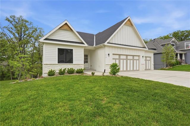 812 Foxglove Lane, Kearney, MO 64060