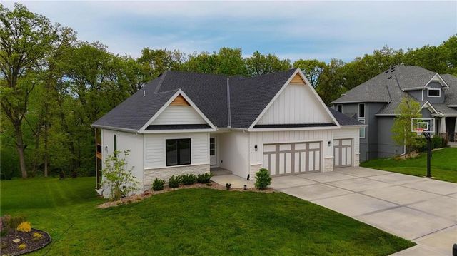 812 Foxglove Lane, Kearney, MO 64060