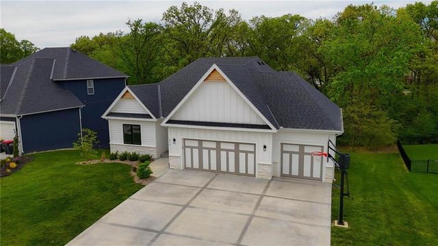 812 Foxglove Lane, Kearney, MO 64060
