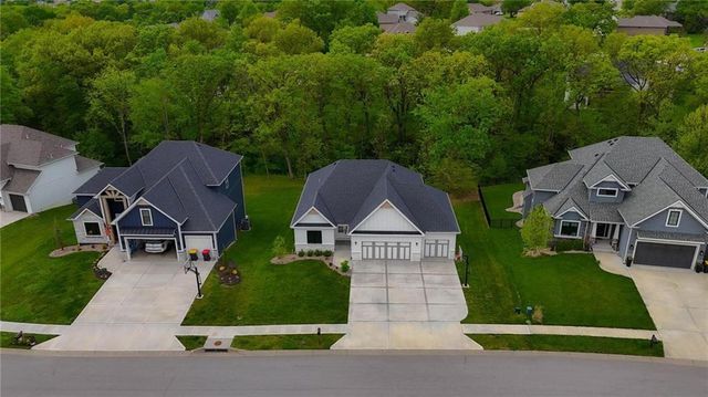 812 Foxglove Lane, Kearney, MO 64060