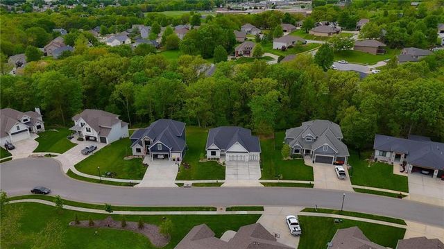 812 Foxglove Lane, Kearney, MO 64060