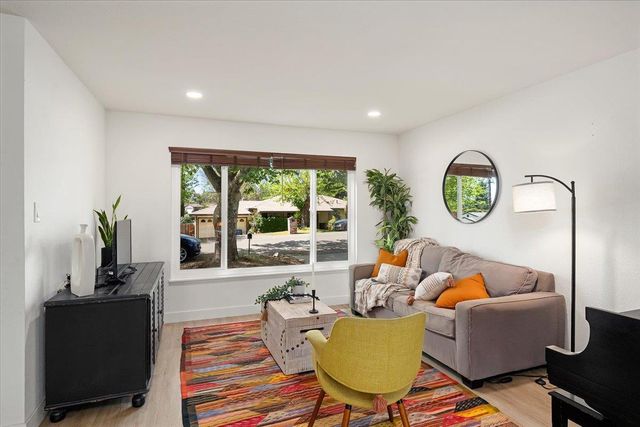 7617 Palisade Way, Fair Oaks, CA 95628