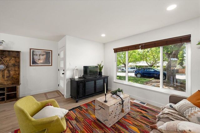 7617 Palisade Way, Fair Oaks, CA 95628